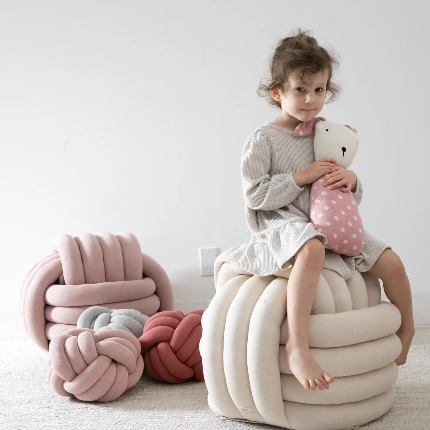 Knot Pouf