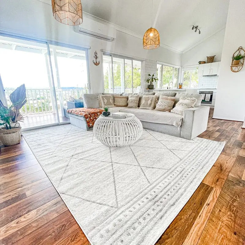 Naroa Grey and Ivory Diamond Tribal Rug - 9' x 12'