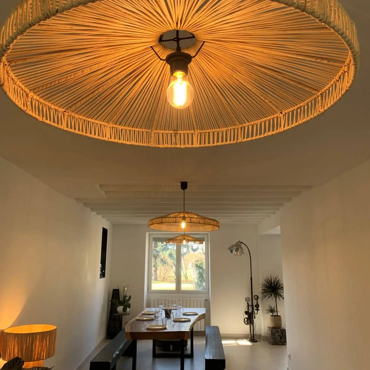 Esso - D70 Rattan Suspension